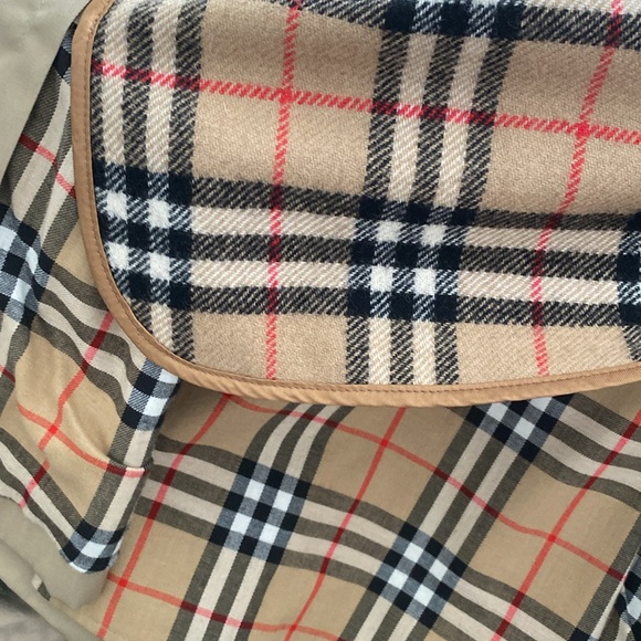 Burberrys trench coat - Picture 12 of 13